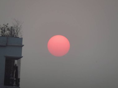 Şehirde güzel bir gün batımı
