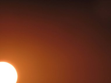 Güzel gün batımı gökyüzü bulutlu