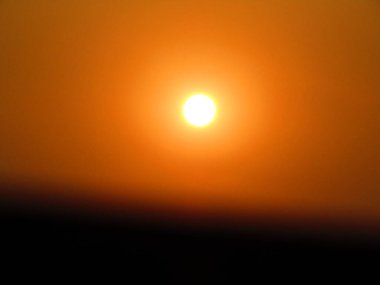 Yazın gün batımı, turuncu gün batımı