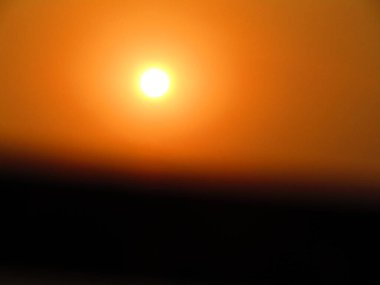 Dağlarda güzel bir gün batımı