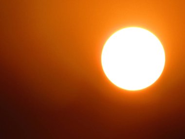 Gün batımında güneş