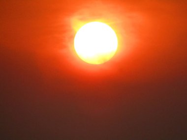 Sahilde gün batımı