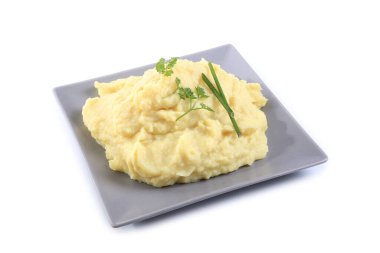 Beyaz arka planda patates püresi