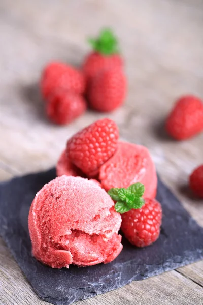 Raspberry Ice Cream Wooden Table — Stock Photo, Image