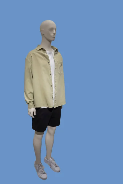 Imagem Comprimento Total Manequim Exibição Masculino Usando Camisa Desabotoada Shorts — Fotografia de Stock