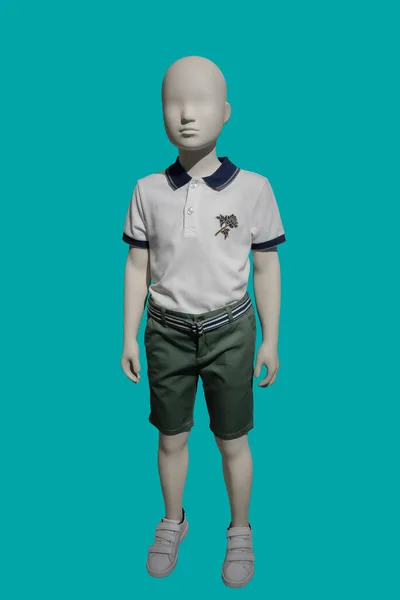 Volledige Afbeelding Van Een Kind Etalagepop Gekleed Witte Polo Shirt — Stockfoto