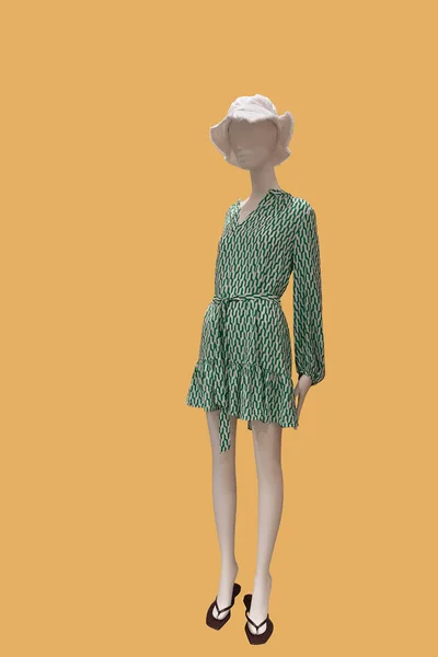 Plná Délka Obrázek Ženské Displej Figuríny Sobě Módní Zelené Šaty — Stock fotografie