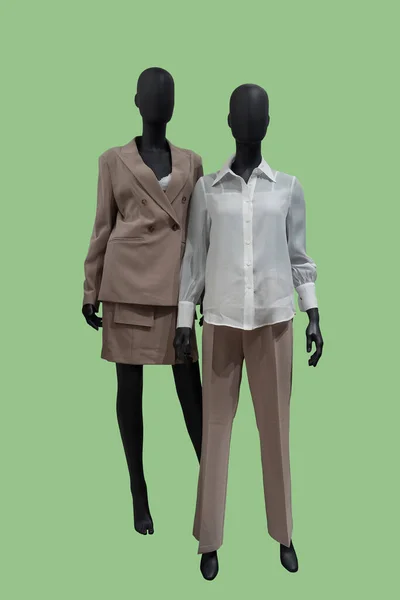 Images Pleine Longueur Deux Mannequins Vitrine Féminine Portant Des Vêtements — Photo