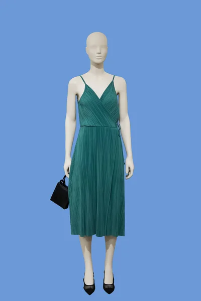 Voller Länge Bild Einer Weiblichen Schaufensterpuppe Trägt Modische Grüne Abendkleid — Stockfoto