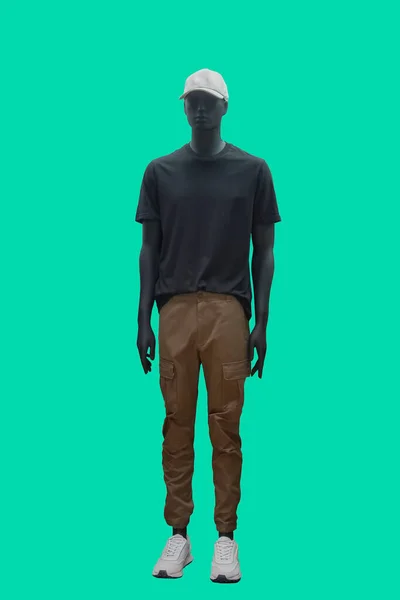 Ganzkörperbild Einer Männlichen Schaufensterpuppe Mit Schwarzem Shirt Und Brauner Hose — Stockfoto
