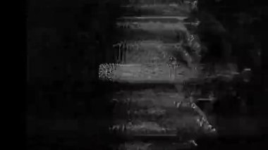 Siyah arka planda eski arızalar ve parazit sesleri. TV Gürültüsü Görüntüsü