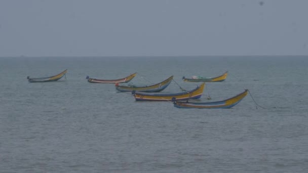 Micro Tiro Barcos Pesca Pie Centro Del Mar — Vídeo de stock