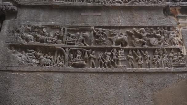 不同神像的雕塑和符号 设计在埃罗拉洞壁之上 — 图库视频影像