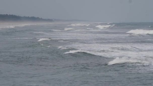 Blízký Záběr Vln Mořské Vody Zpomalený Záběr Vln Mořské Vody — Stock video