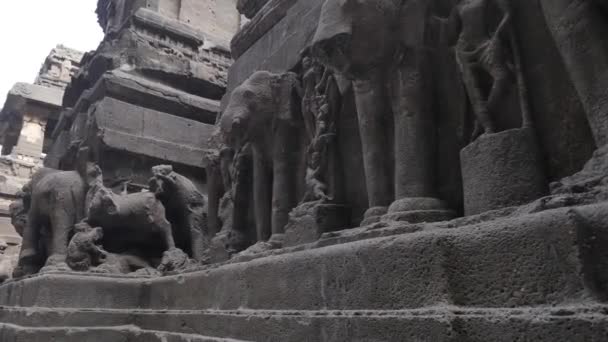 Strzał Rzeźb Słoni Jaskiniach Ellora Indiach — Wideo stockowe