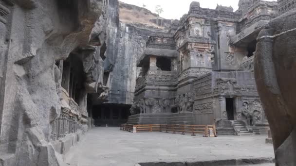 Baksidan Utsikt Över Ellora Grotta Ruiner Indien Elefant — Stockvideo