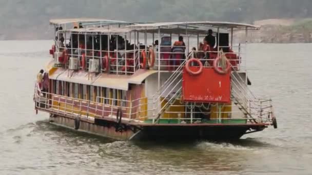Close Video Shot Back Side Moving Ferry Passengers Onboard — Stock Video