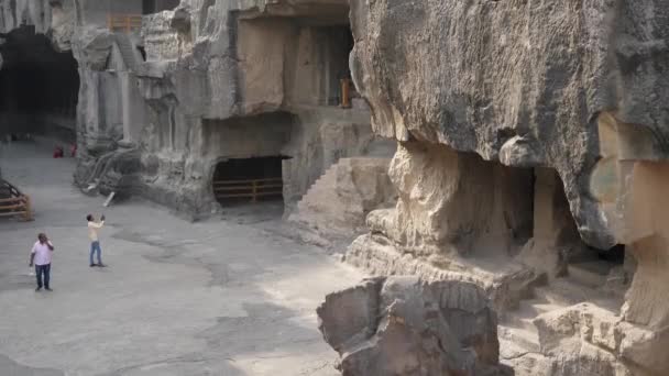 Ellora Cuevas Hechas Bajo Las Rocas Colina India — Vídeo de stock