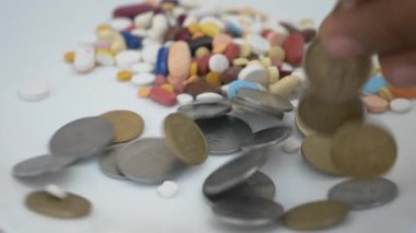 Farklı tıbbi haplar ya da uyuşturucular.