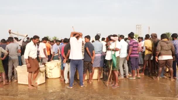 Retrospectiva Gente Reunida Torno Mercado Pescado Chirala Fish Market India — Vídeo de stock