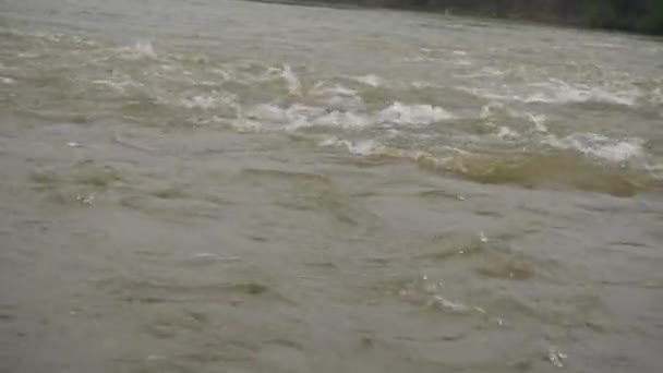 Video Agua Del Río Fluyendo Dirección Izquierda — Vídeo de stock