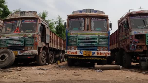 连续看印度卡车的正面 — 图库视频影像