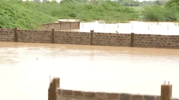 Uma Ruptura Principal Água Causa Inundações Aldeia Tamil Nadu — Vídeo de Stock