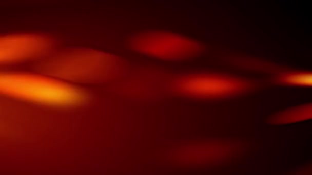 Primer Plano Luz Púrpura Roja Mesa Roja Con Fondo Luces — Vídeos de Stock