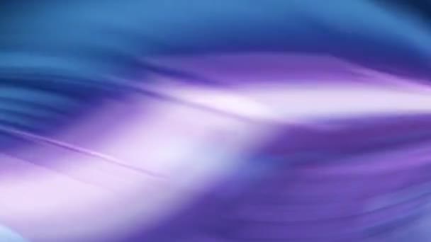 Ein Verschwommener Blauer Und Lila Hintergrund Mit Streifendem Lichteffekt — Stockvideo