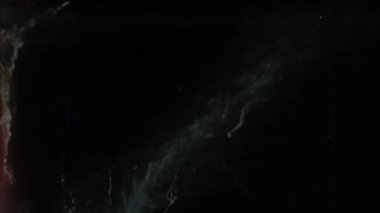 İlahi dijital sanat. Sinyal bozulması kusurlu zarafet