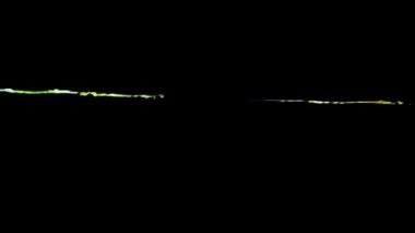 Dijital bozulma. Sinyal kesintisinin görsel senfonisi.