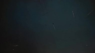 Zayıf parıltılı karanlık dijital TV statik sinyal kaybı