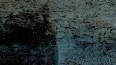 Dijital karanlık. Statik ve sinyal kaybı senfonisi.