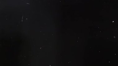 Karanlık ve aksaklıklar Dijital bozulmanın görsel senfonisi