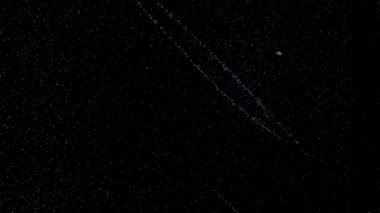 Ruhsal karanlık dijital bozulma. Sinyal bozma senfonisi.