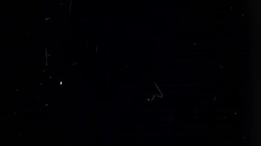 Zayıf parıltılı karanlık dijital televizyon sinyali mücadelesi