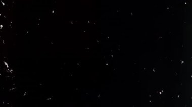 Zayıf parıltıları olan karanlık bir sinyal kaybı ve kozmik fısıltıların hikayesi.