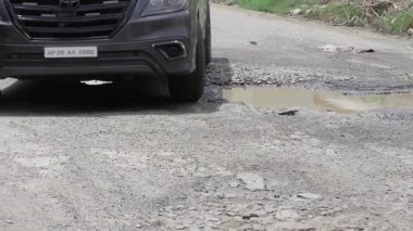 Soothing Drive - A Smooth Journey Through City Streets Amidst Nature's Glow