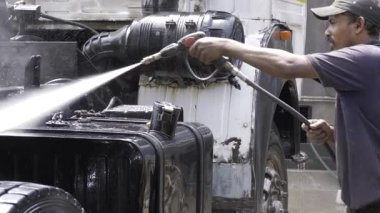 Profession in Action - A Hands-on Approach to Vehicle Maintenance