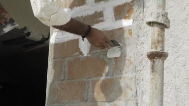 Mastering the Art of Wall Plastering - A Step-by-Step Guide to Creating a Perfect Finish