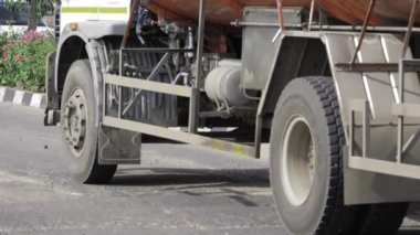 Get a Close-Up Look at the Tire and Undercarriage of a Commercial Vehicle in Action