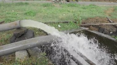 Urgent Water Leak - Emergency Response Needed