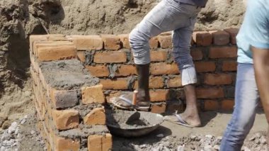 Efficient Brickwork - Mastering the Craft of Wall Building