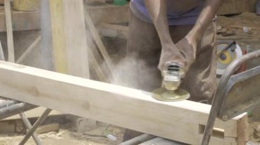Efficient Woodworking - Mastering the Drill with Expert Precision