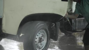 Efficient Tire Cleaning - A Streamlined Process