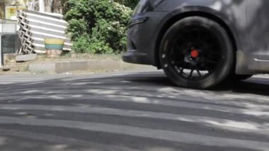 Soothing City Cruiser - A Spin Through Town in Style