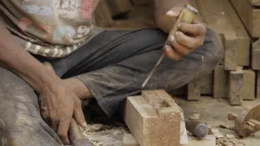 Master Woodworker's Expert Techniques on Chisel and Hammer