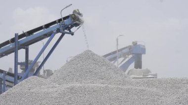 Efficient Rock Sorting - Automated Process in Action