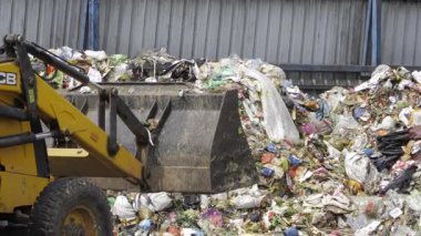 Trash Plow - Clearing Pathways to Cleaner Environments