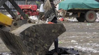 Tackling Trash - A Moment in the Life of a Street Sweeper